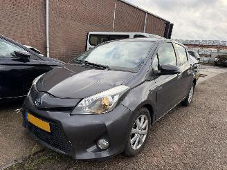 skadebil auto Toyota Yaris 1.5 Full Hybrid Aspiration 2014/1
