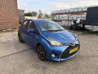 Toyota Yaris 1.5 Hybrid Dynamic Bi-Tone picture 5