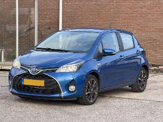 Damaged car Toyota Yaris 1.5 Hybrid Dynamic Bi-Tone 2016/1
