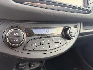 Toyota Yaris 1.5 Hybrid Dynamic Bi-Tone picture 20