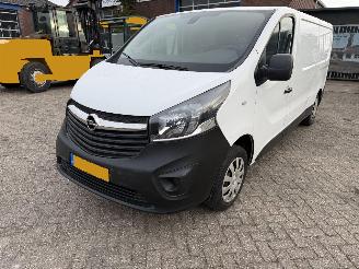 krockskadad bil auto Opel Vivaro 1.6 CDTI L2H1 2019/1