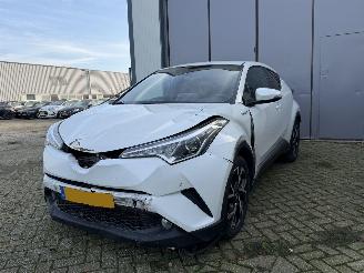 Damaged car Toyota C-HR 1.8 Hybride 2019/1