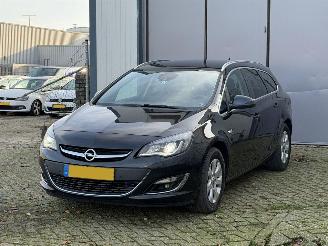 Damaged car Opel Astra SPORTS TOURER EURO 6 2016/1