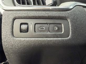 Volvo Xc-60 2.0 T8 R DESIGN AWD picture 18