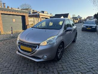 krockskadad bil auto Peugeot 208 1.6 e-HDi Allure  NAP 2012/1