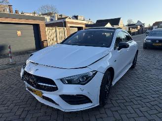 Schadeauto Mercedes Cla-klasse 250e  AMG PANO AUTOMAAT SFEER 2020/1