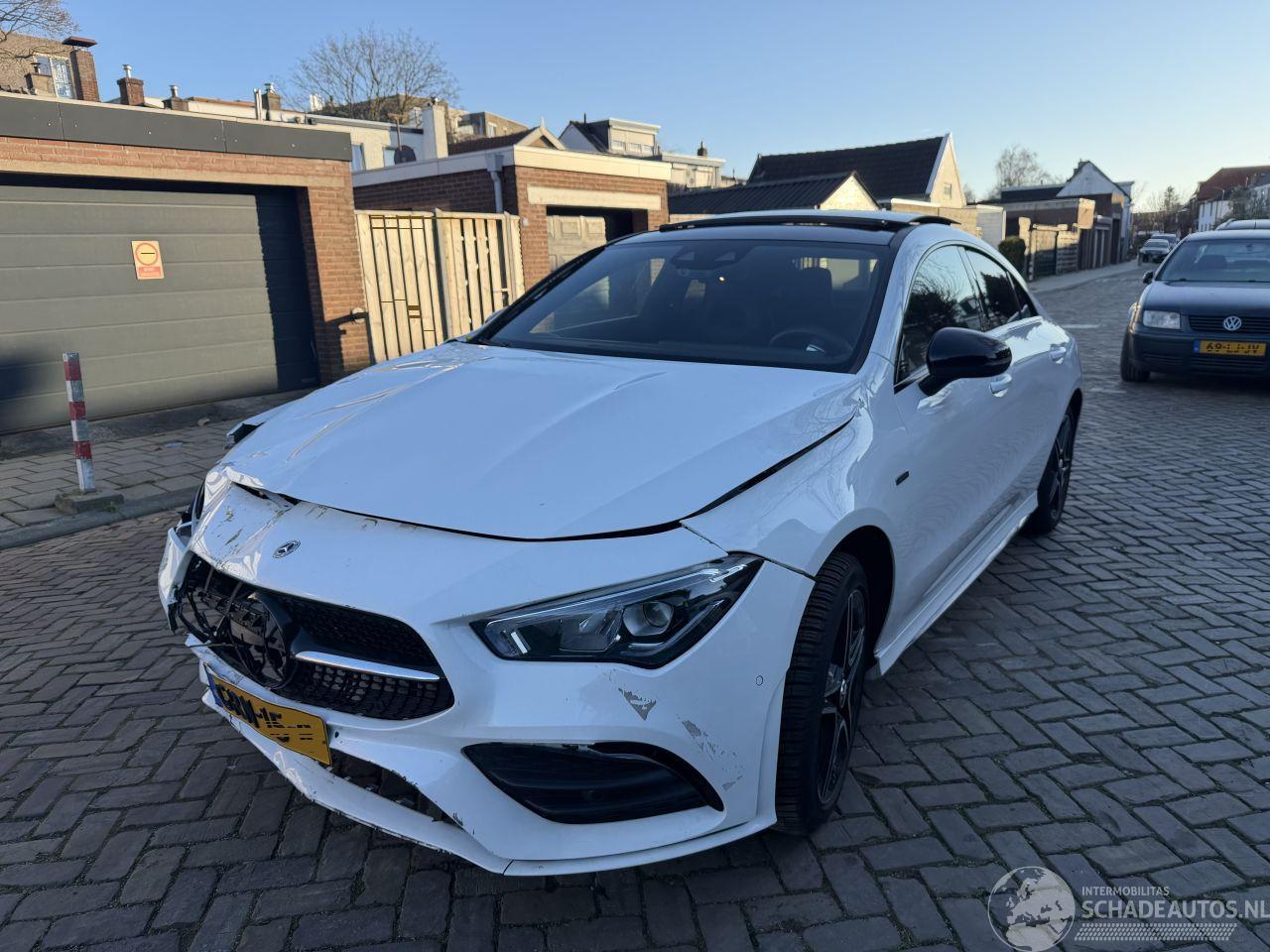 Mercedes Cla-klasse 250e  AMG PANO AUTOMAAT SFEER