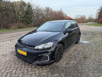 skadebil auto Volkswagen Golf 1.4 TSI GTE DSG 2017/1
