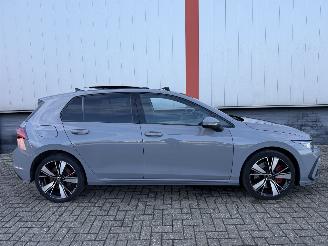 Unfallwagen Volkswagen Golf 8 GTE PANO 2021/1