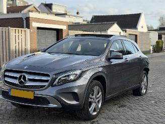 krockskadad bil auto Mercedes GLA 180 AUTOMAAT NAP PANO!!! 2015/1