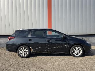 Toyota Auris Touring Sports 1.8 Hybrid Dynamic picture 2