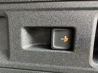 Volkswagen Passat Variant 1.5 eHybrid R-Line Edition picture 11