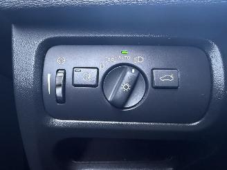 Volvo V-40 2.0 D2 R Design NAP picture 15