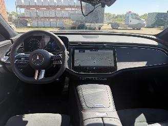 Mercedes E-klasse E220d LIMO AMG PANO picture 22