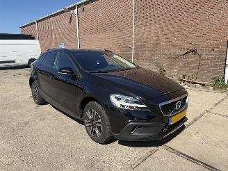 uszkodzony samochody osobowe Volvo V-40 2.0 D2 Cross Country AUTOMAAT NAP 2016/1