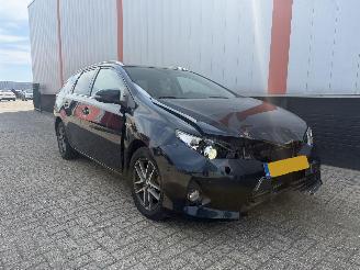 Unfallwagen Toyota Auris Touring Sports 1.8 hybride 2014/1