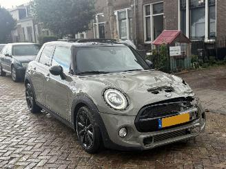 damaged passenger cars Mini Cooper S 2.0 Cooper S Chili HARMON PANO NAP! 2018/1