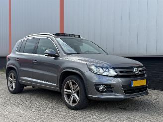 Voiture accidenté Volkswagen Tiguan 1.4 TSI R LINE NAP PANO 2014/1