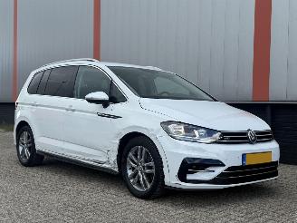 Voiture accidenté Volkswagen Touran 1.2 TSI R Line 7 PERS NAP! 2019/1