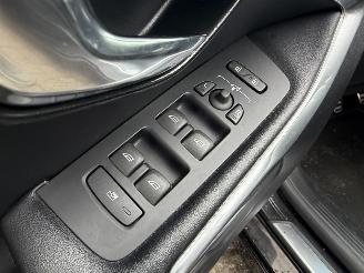 Volvo V-40 2.0 D3 R Design NAP picture 11