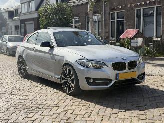 Schadeauto BMW 2-serie 220i Coupe Automaat 2015/1