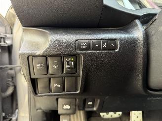 Lexus IS G Sport 300h Hybrid picture 11