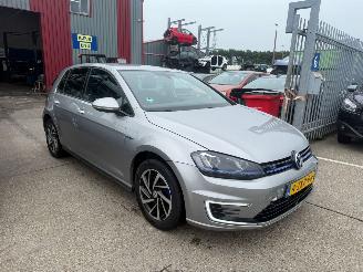 uszkodzony samochody osobowe Volkswagen Golf 1.4 GTE TSI 2015/2