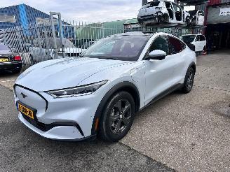 krockskadad bil auto Ford Mustang Mach-e EXTENDED RWD 98 KWH / PANO 2021/6