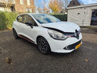 Renault Clio 0.9 TCe EXPERSSION picture 3