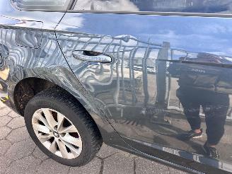 Seat Leon 1.6 TDI picture 13