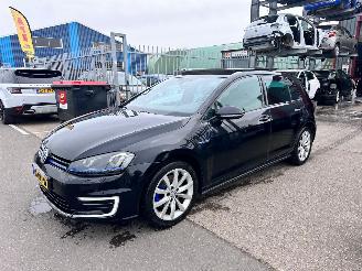 uszkodzony samochody osobowe Volkswagen Golf 1.4 TSI / GTE / DSG / PANO 2016/10