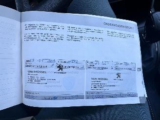 Peugeot 208 1.2 BLUE LION picture 10