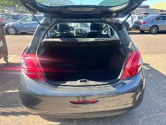 Peugeot 208 1.4 VTI ENVY 38.000 KM picture 14