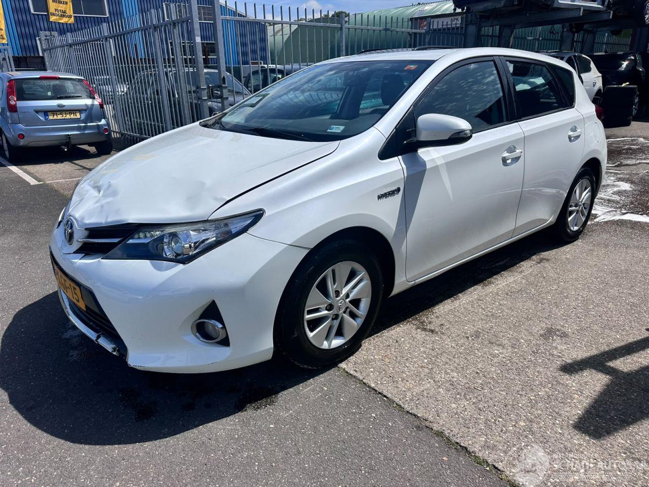Toyota Auris 1.8 HYBRIDE / AUTOMAAT