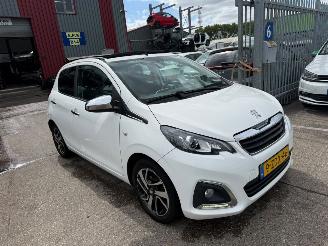 Peugeot 108 1.0 e-VTi Premiere TOP picture 4