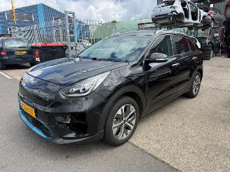 damaged passenger cars Kia e-Niro 64 KWH DYNAMICLINE / OPENDAK 2020/6