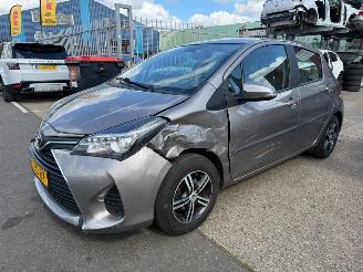 skadebil auto Toyota Yaris 1.0 VVT-i 2014/10