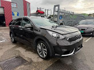 skadebil auto Kia Niro 1.6 GDI HYBRIDE / SCHUIFDAK 2017/1