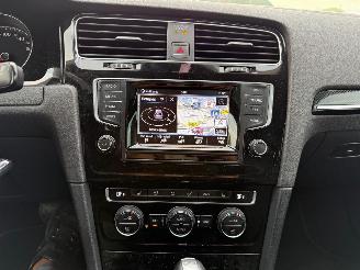 Volkswagen Golf 1.6 TDI / DSG / PANO / HIGHLINE picture 12