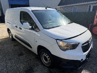 Opel Combo 1.6D L2H1  LANGE UITVOERING ALLEEN VOOR ONDERDELEN picture 2