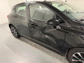 Renault Clio  picture 2