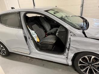 Renault Clio  picture 2