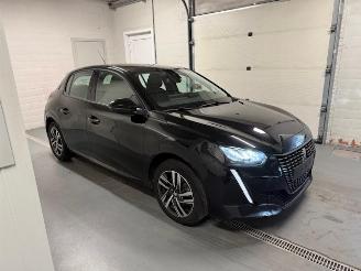 Vaurioauto  passenger cars Peugeot 208 AIRBAG OK 2020/8