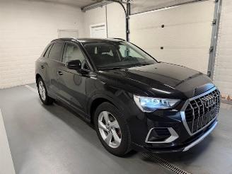 uszkodzony samochody osobowe Audi Q3  2019/8