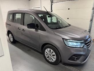 skadebil auto Renault Kangoo  2022/12