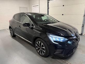 krockskadad bil auto Renault Clio  2023/9