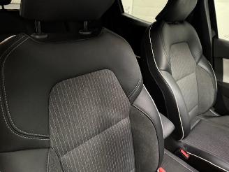 Renault Clio  picture 11