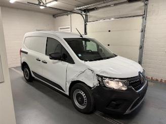 Auto incidentate Renault Kangoo  2022/8