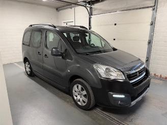 Schadeauto Peugeot Partner Tepee  2016/11