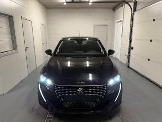 Peugeot 208  picture 2